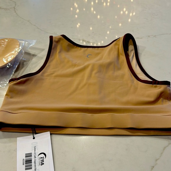 Zyia zippered bra, M, never worn. - Picture 4 of 4